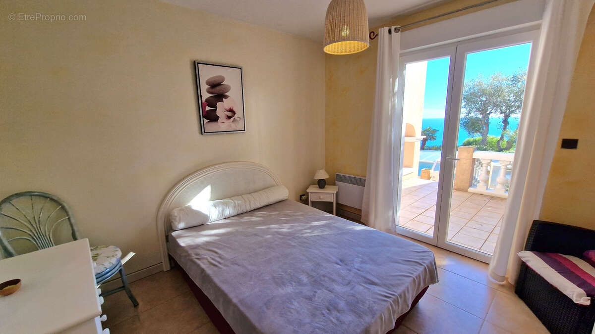 Maison à LES ISSAMBRES