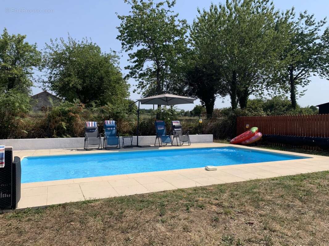 Maison à SAINT-SAUD-LACOUSSIERE