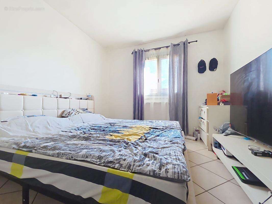 Maison - Plain Pied - 4 Chambres - Garage - Buanderie - Jardin - Piscine - photo 21