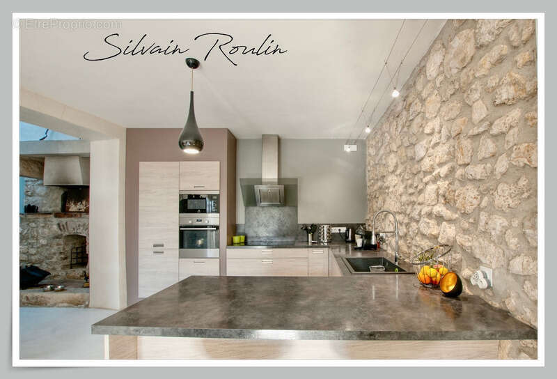 Maison à MALATAVERNE