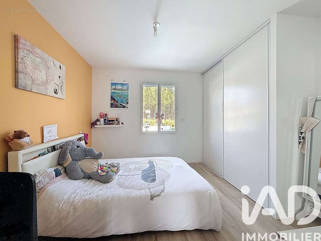 Maison 163 m² à Mios  - photo 7