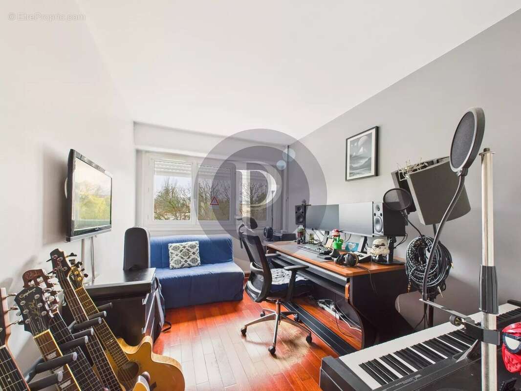 Appartement à LE PLESSIS-ROBINSON