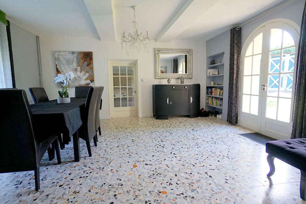 Maison à MEZIERES-SUR-SEINE