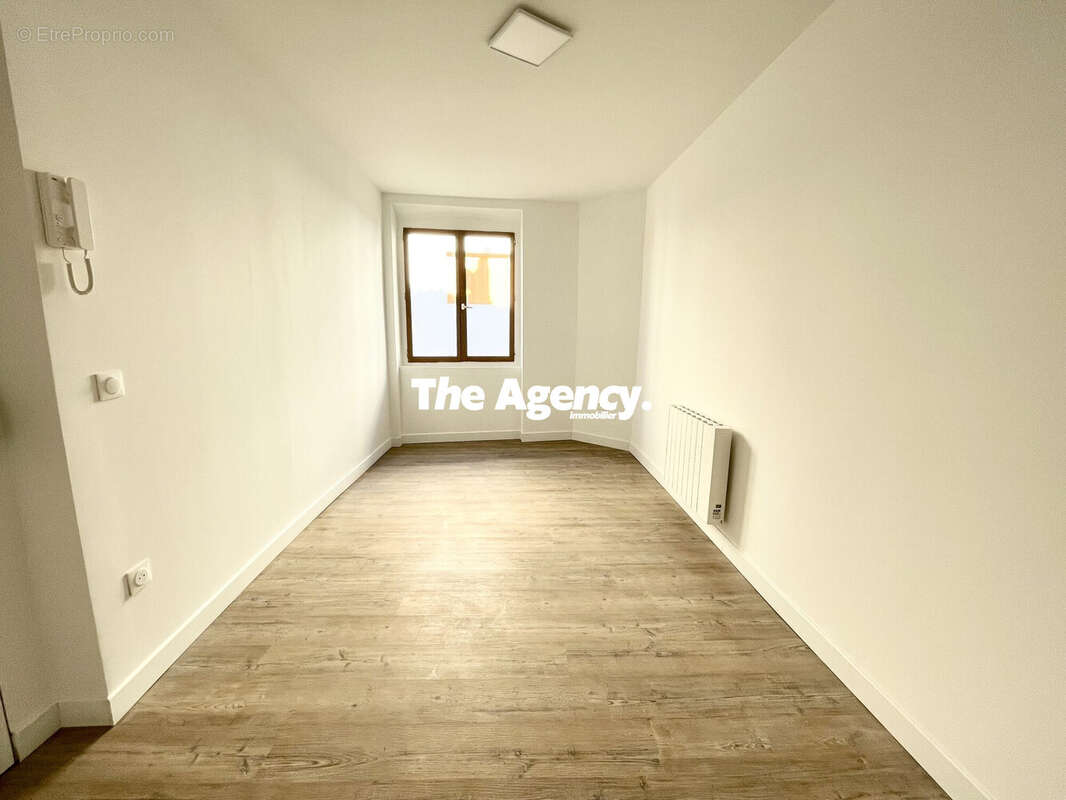 Appartement à MARSEILLE-1E