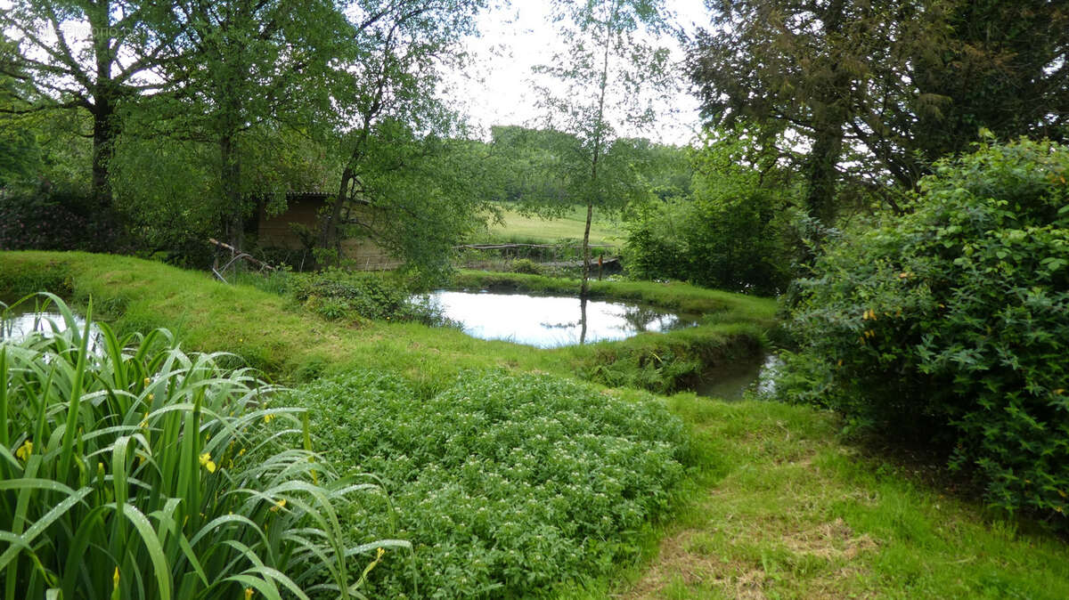 Maison à LA CROISILLE-SUR-BRIANCE