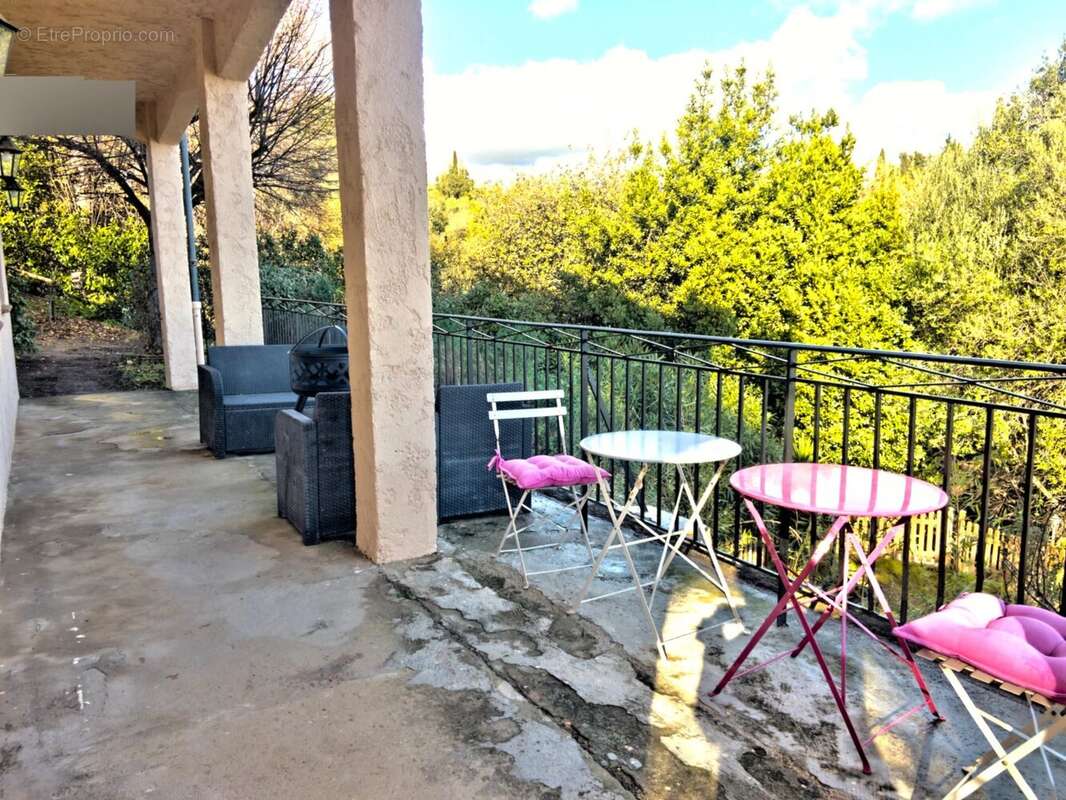 Maison à SAINT-LAURENT-DU-VAR