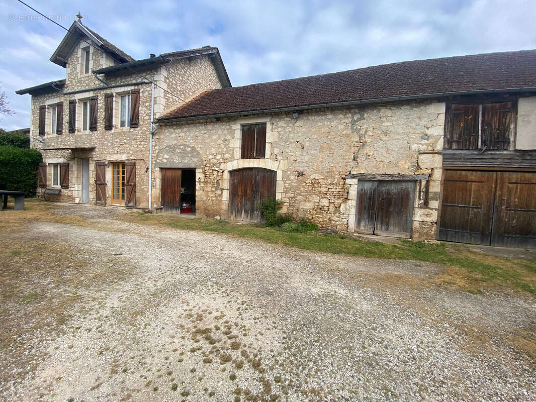 Maison à PRATS-DE-CARLUX