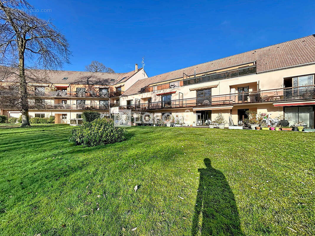 Appartement à VERNEUIL-SUR-SEINE