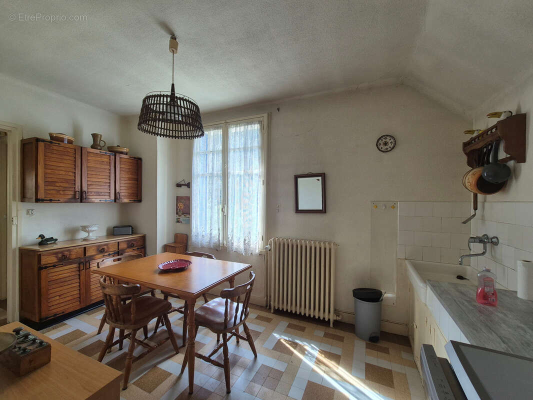 Maison à SAINT-PIERRE-LES-NEMOURS