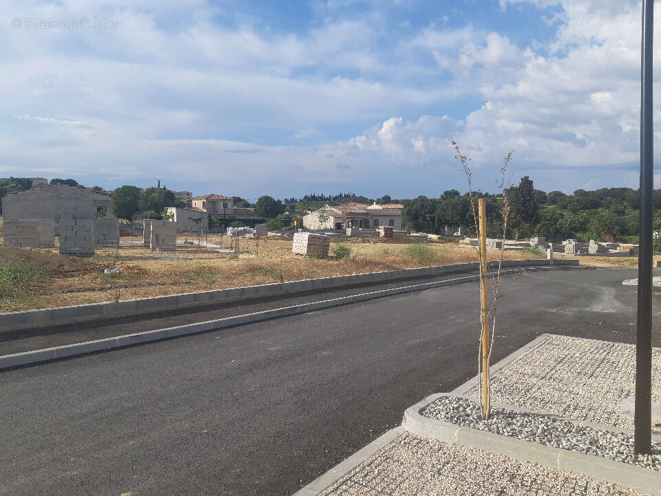 Terrain à JONQUERETTES