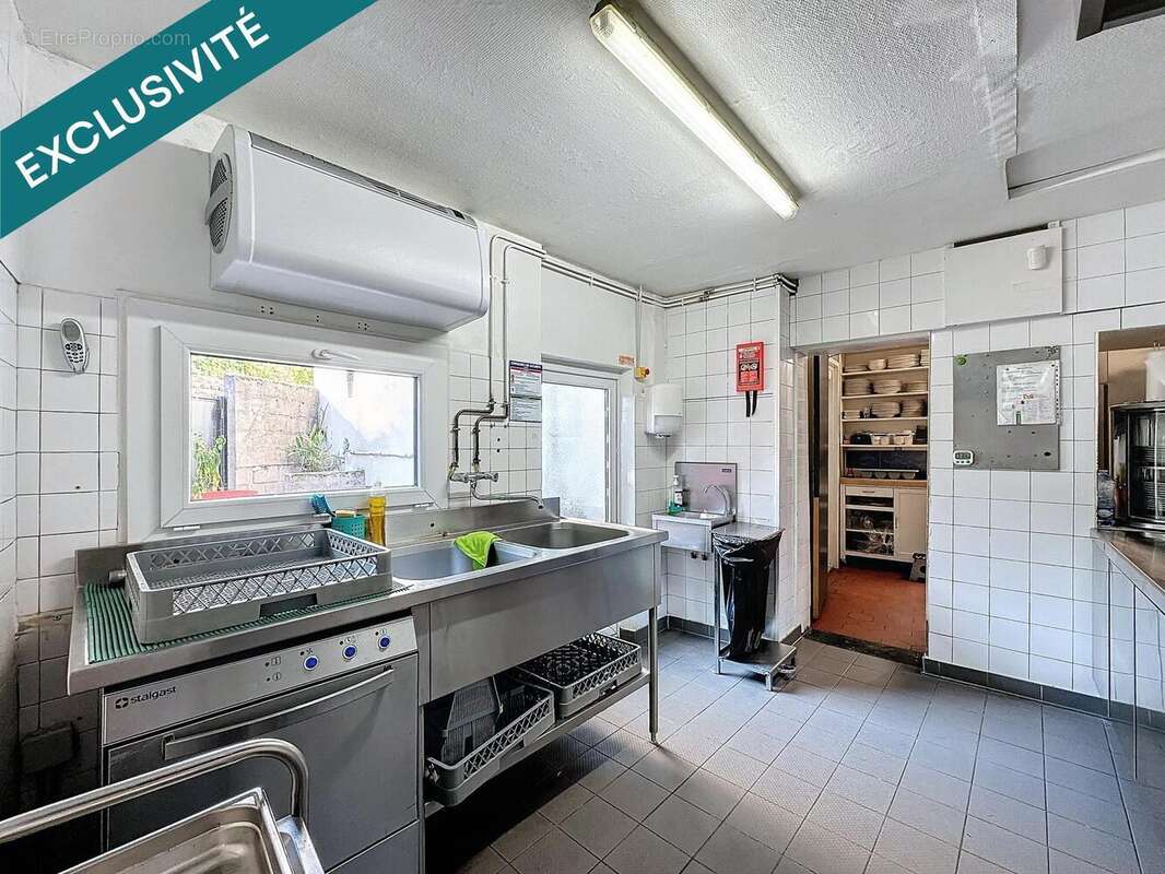 Photo 6 - Commerce à VERON