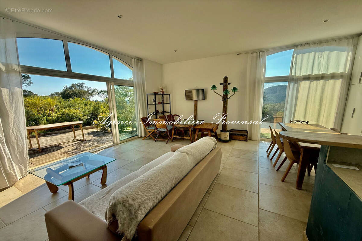 Appartement à LES ISSAMBRES
