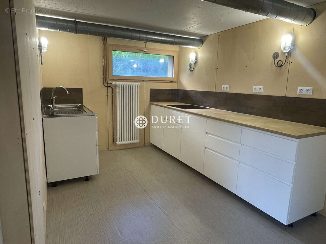 Commerce à LA BRUFFIERE