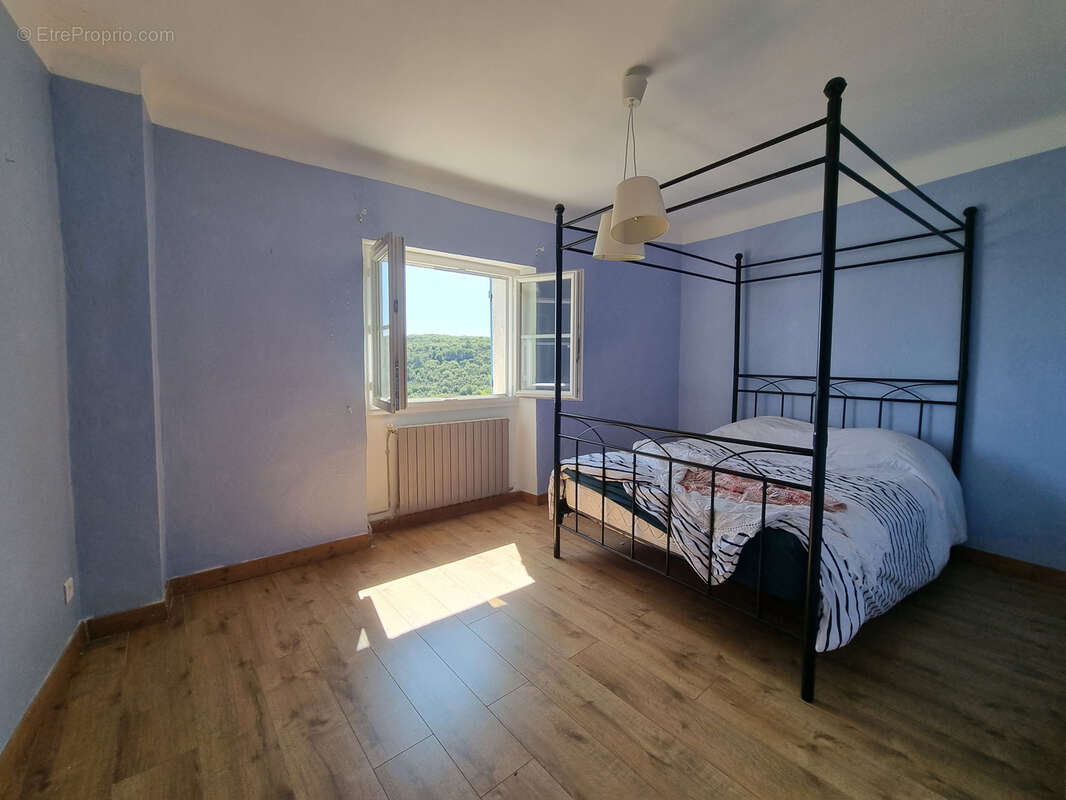 Maison à ARTIGNOSC-SUR-VERDON