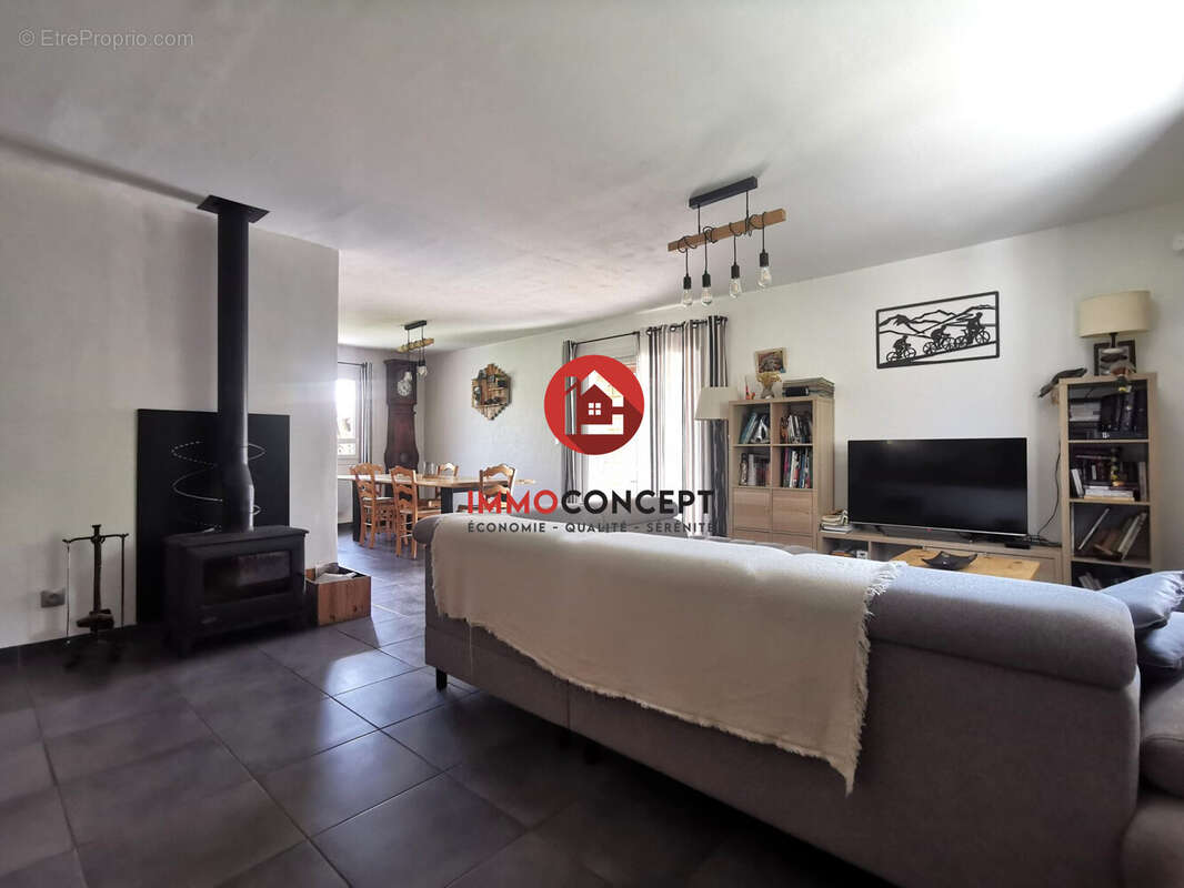Maison 132 m² à Venejan  - photo 3