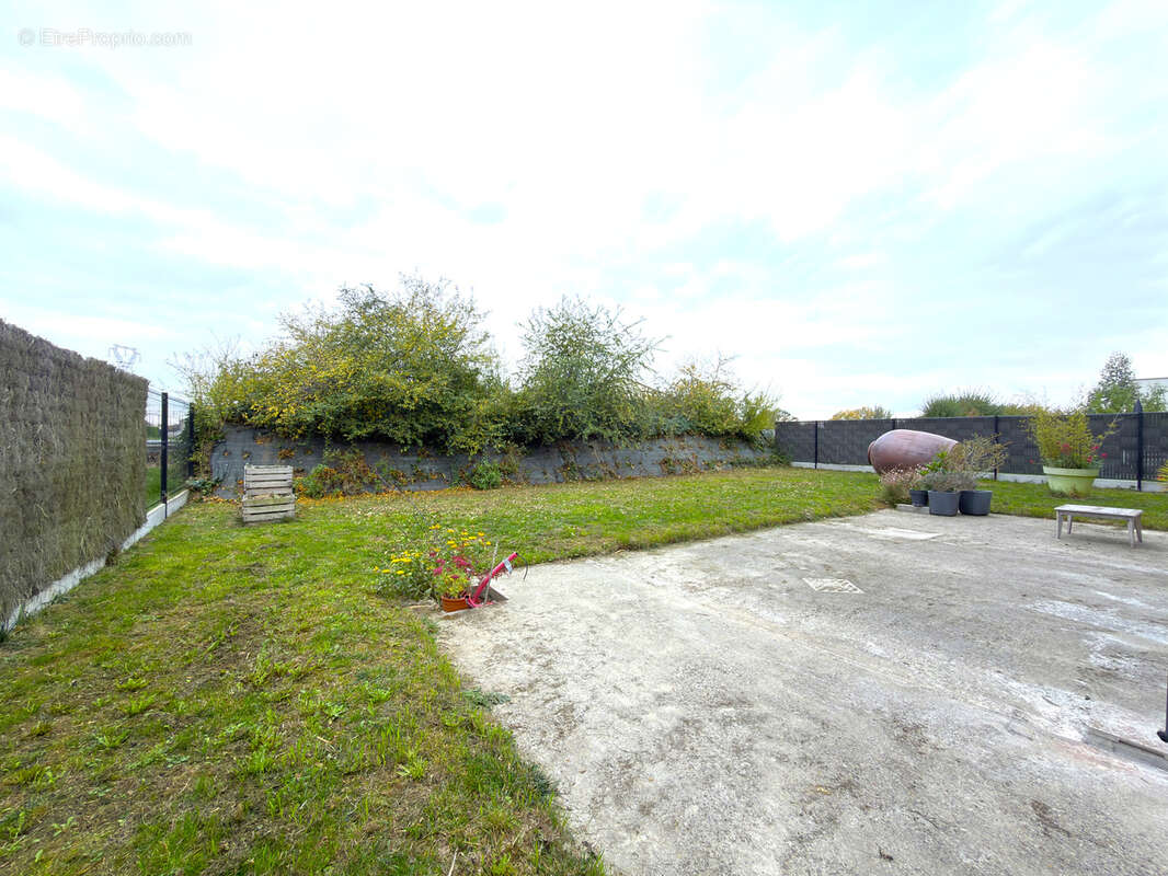 Maison à ALLENNES-LES-MARAIS