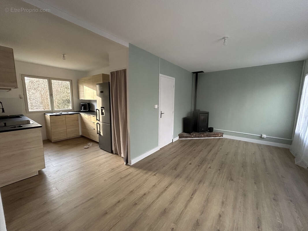 Maison à MARCILLAC-LA-CROISILLE