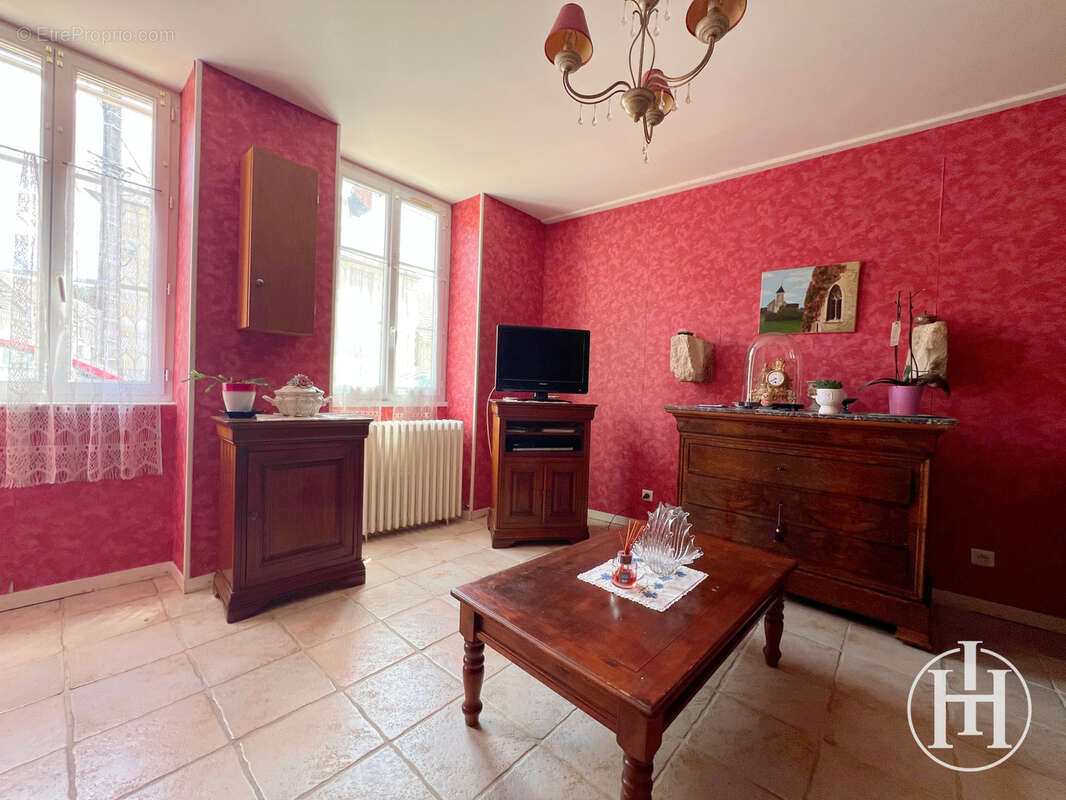 Maison à SAINT-AMAND-MONTROND