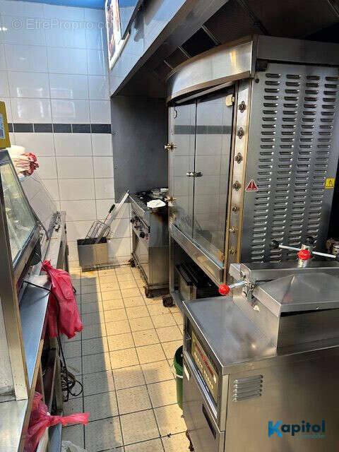 100 m² à Creteil  - photo 2