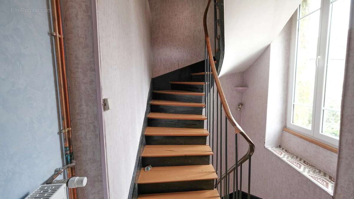 Maison à OUROUX-EN-MORVAN