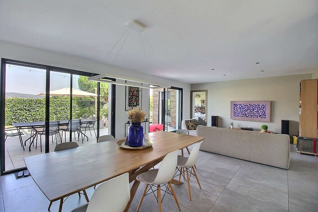 Maison à BRENTHONNE