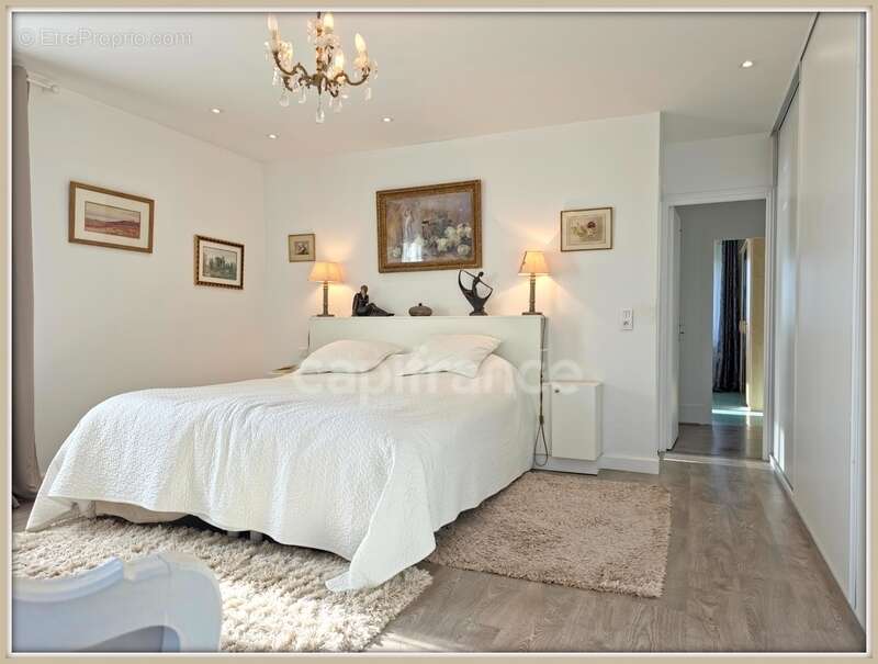 Maison à vendre  Propriété familiale de caractère  266 m²  Piscine  7 chambres  A6  - photo 10