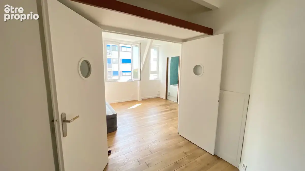 Buttes Chaumont, métro Botzaris, T2 de 36 m² avec ascenseur et cave - photo 8