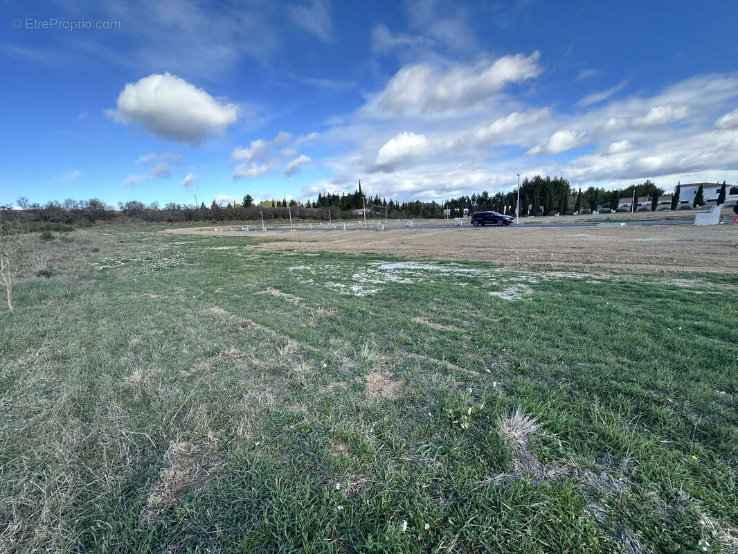 Terrain à FERRALS-LES-CORBIERES