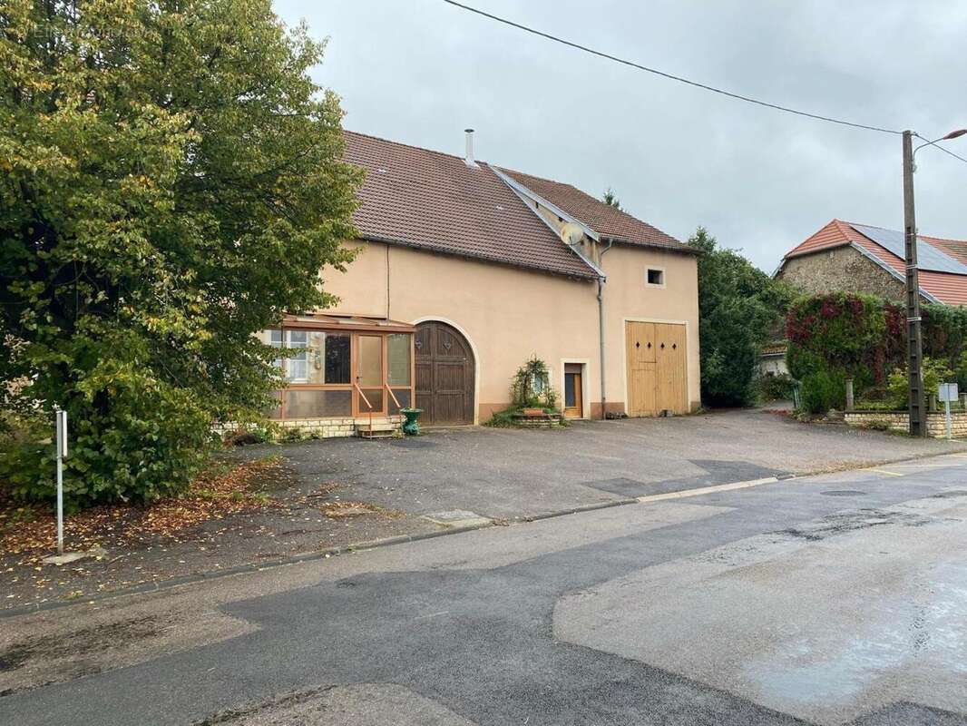 Maison 109 m² à Graffigny-Chemin  - photo 7