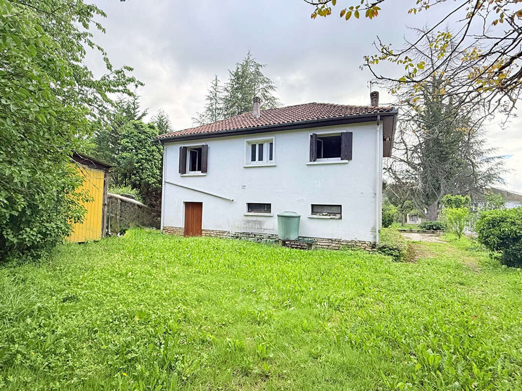 Maison à rénover 5 pièce(s) de 78 m² à Pradines - photo 9