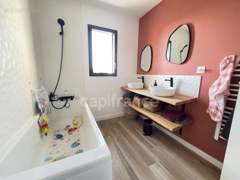 EXCLUSIVITÉ – Élégante maison contemporaine aux prestations soignées, à deux pas du bourg de Pommeret - photo 20