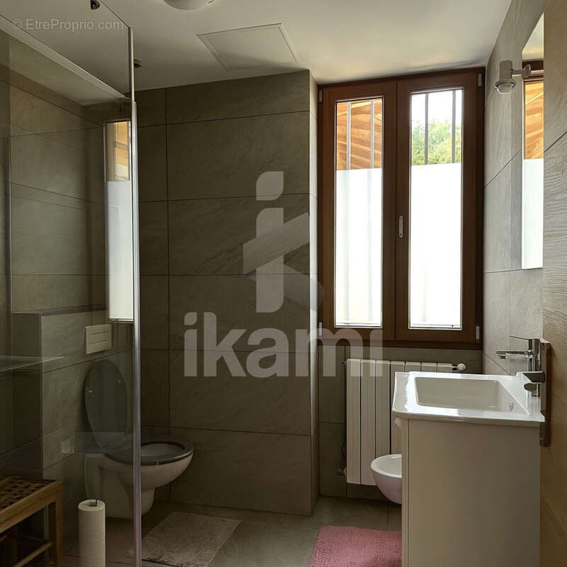 Maison familiale rénovée 165 m2 avec jardin et 5 chambres   Saint-Rambert-d’Albon - photo 11