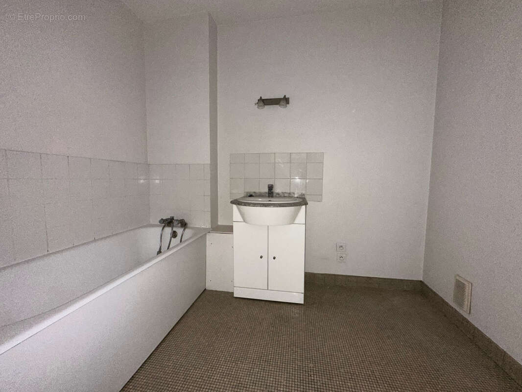 Appartement à TINQUEUX