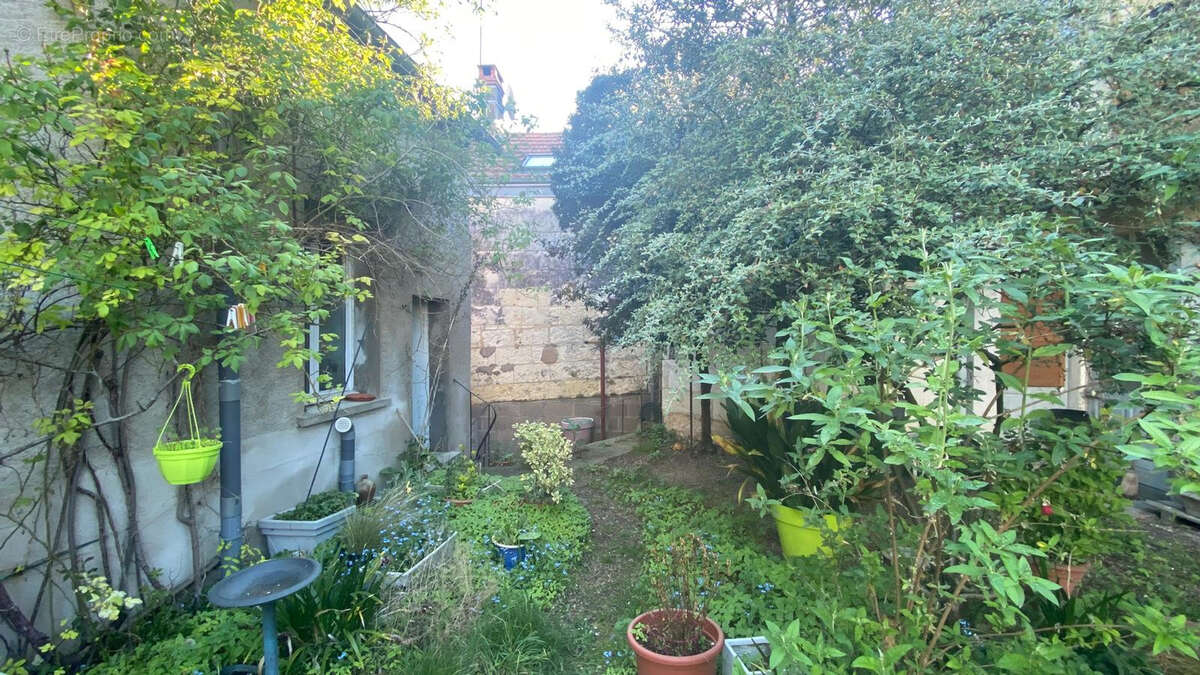 Maison à MONTRICHARD