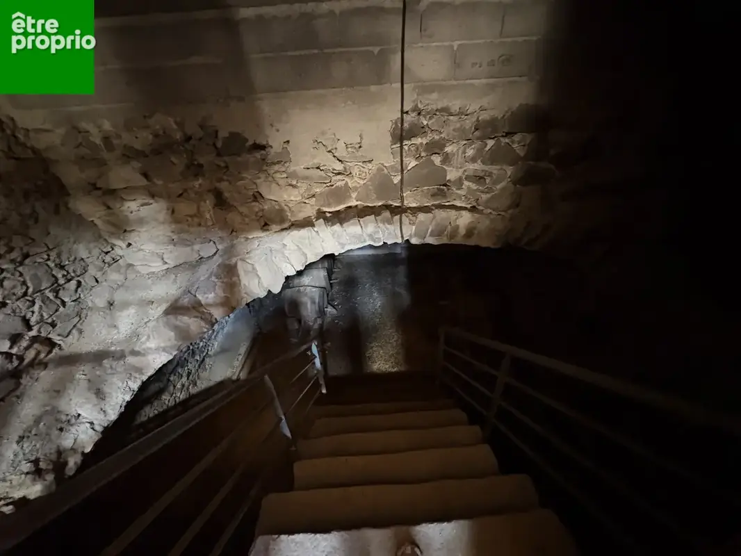 Situé à Mozac, Maison à réhabiliter de 131m2 - photo 6