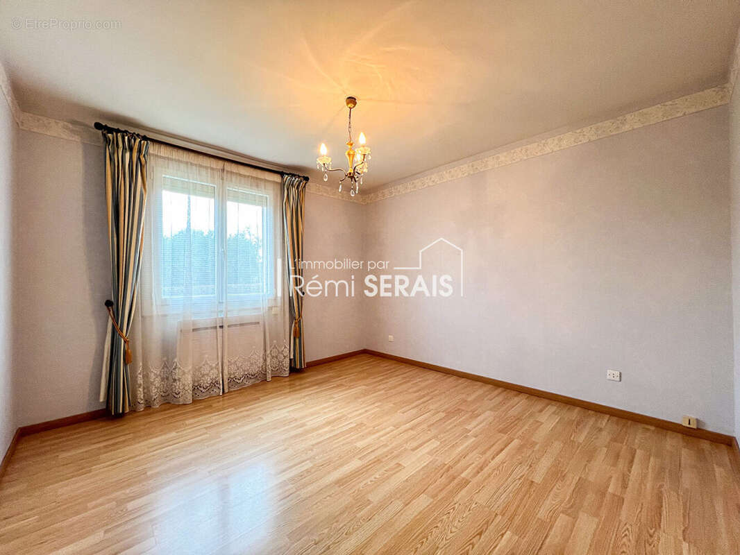 Maison à MONTMERREI