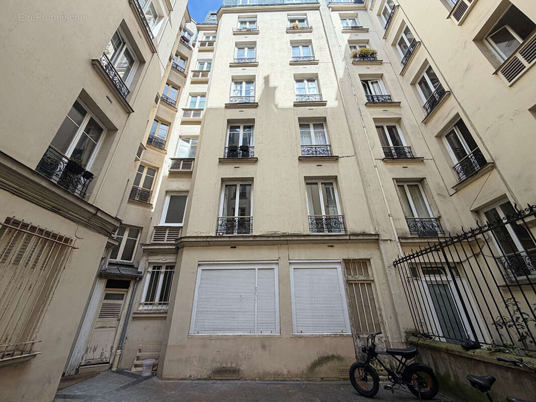Commerce à PARIS-10E