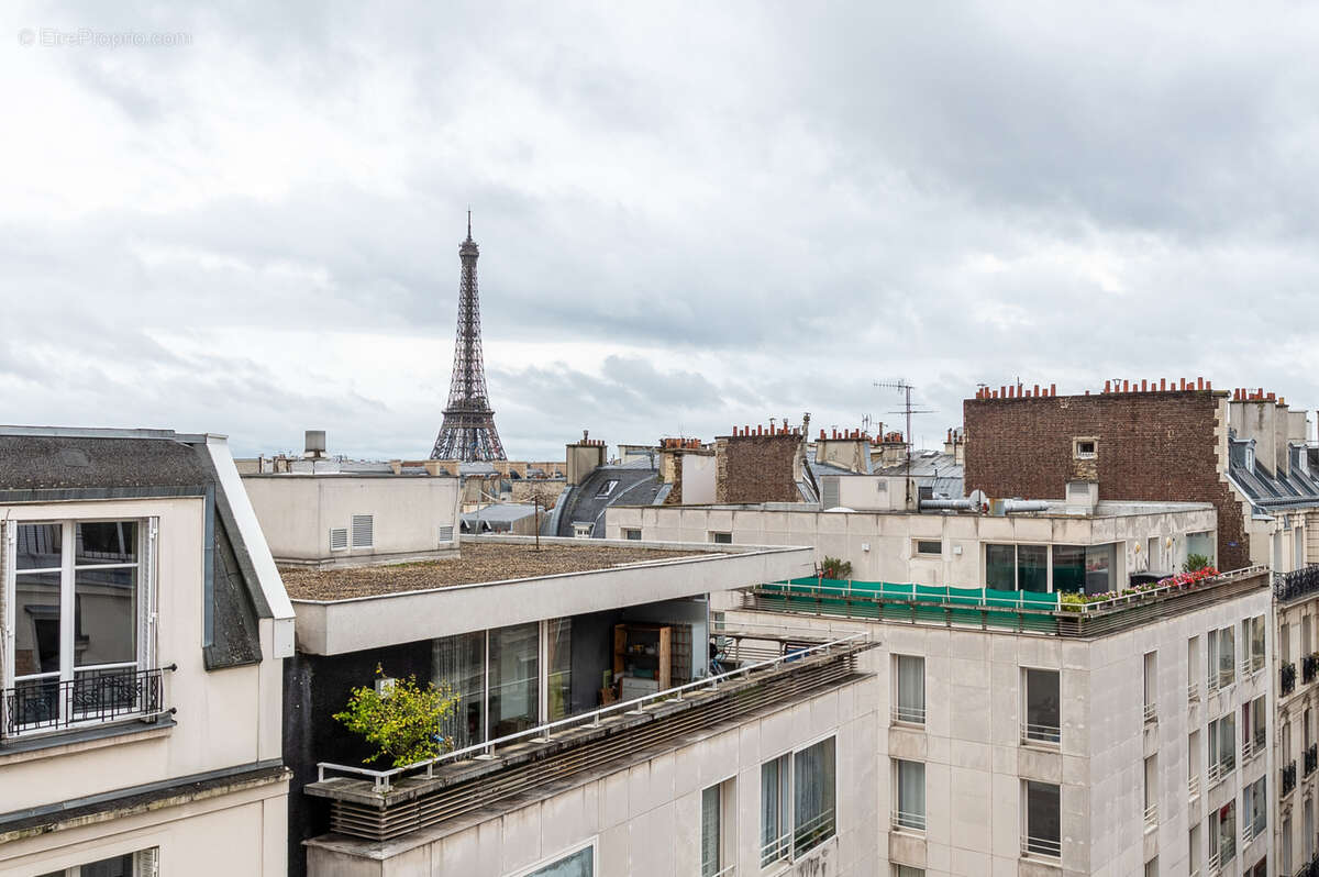 Appartement à PARIS-16E