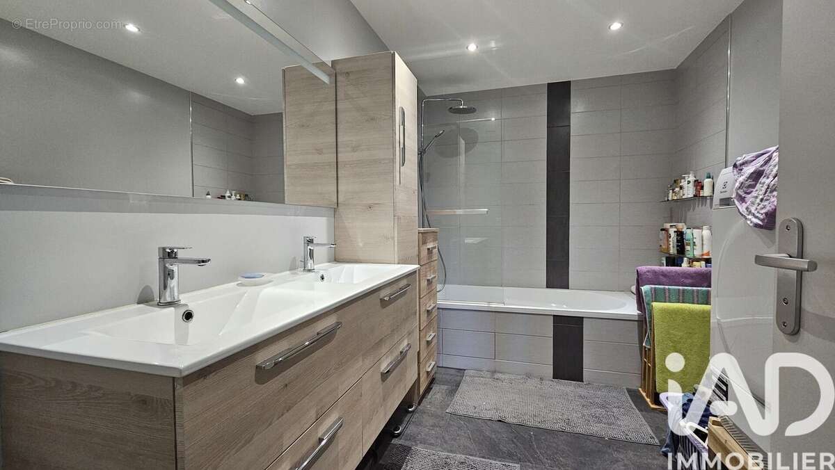 Maison 95 m² à Marcoles  - photo 8