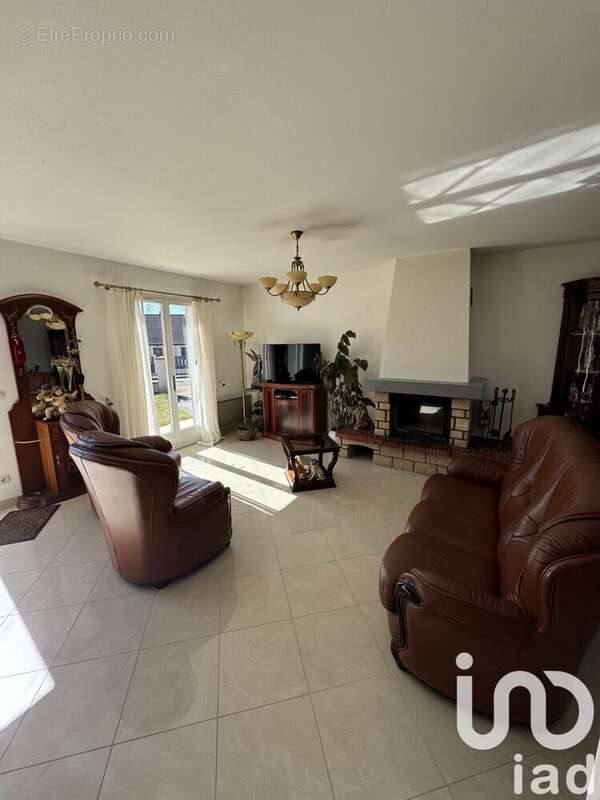 Photo 4 - Maison à SAINT-DENIS-DE-L'HOTEL