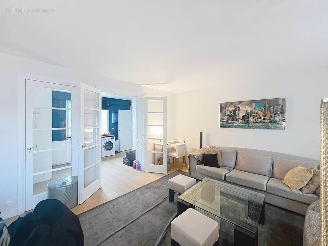 Appartement à NEUILLY-SUR-SEINE