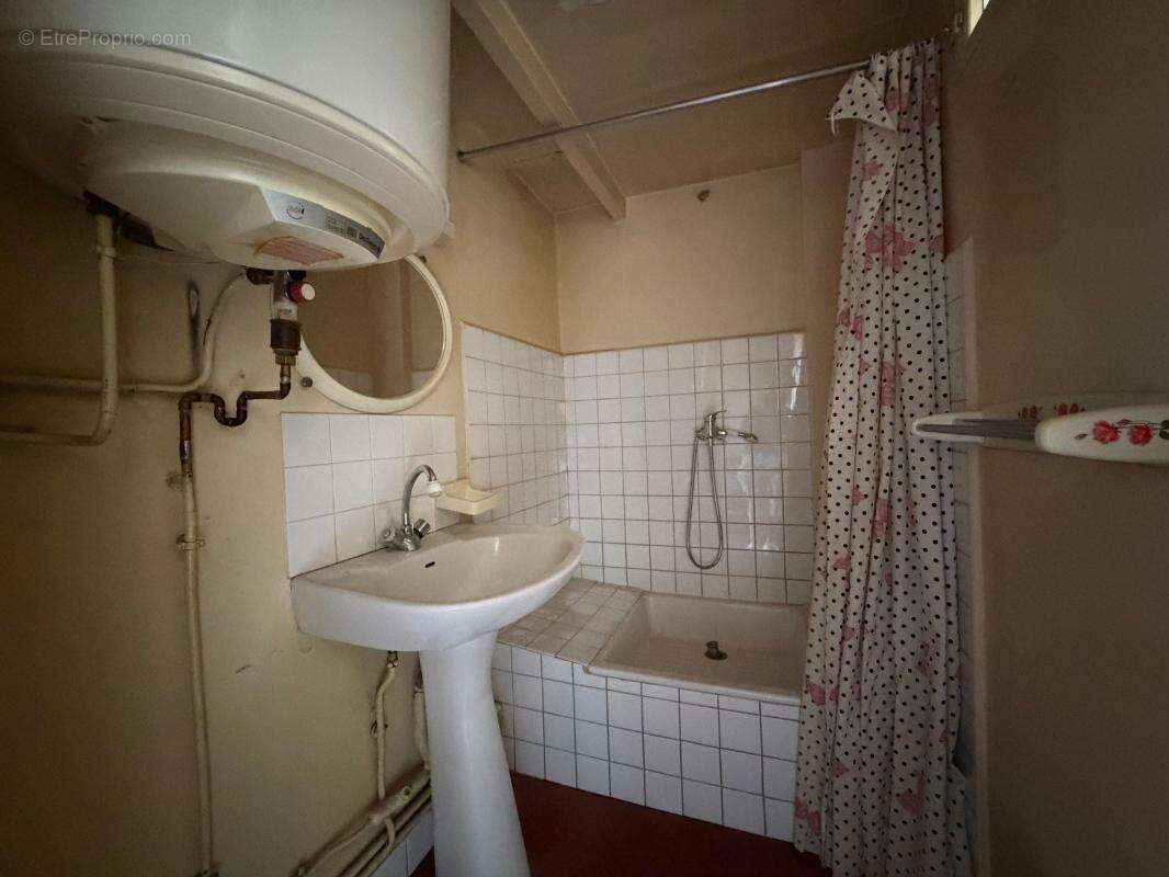 Appartement à MARSEILLE-4E