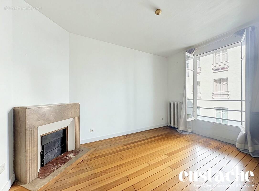 Appartement à PARIS-20E