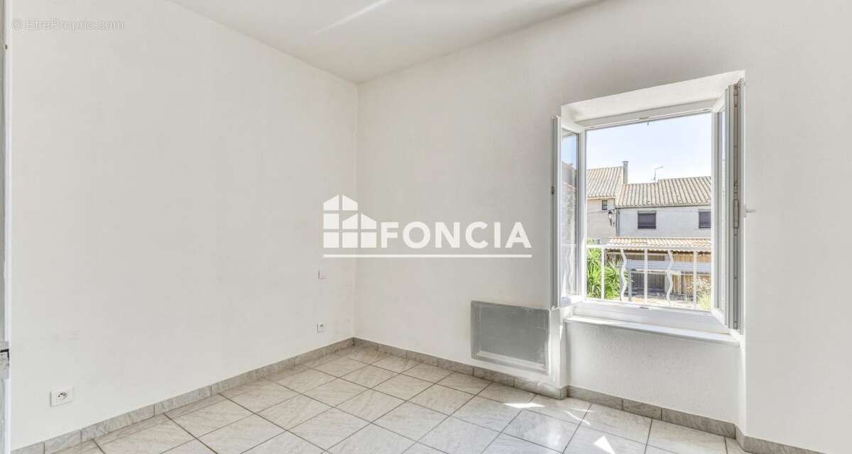 À VENDRE – Charmante maison avec dépendance et jardin à Luc-sur-Orbieu - photo 6