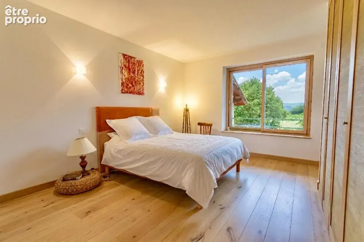 Maison 390 m² à Les Eparres  - photo 10