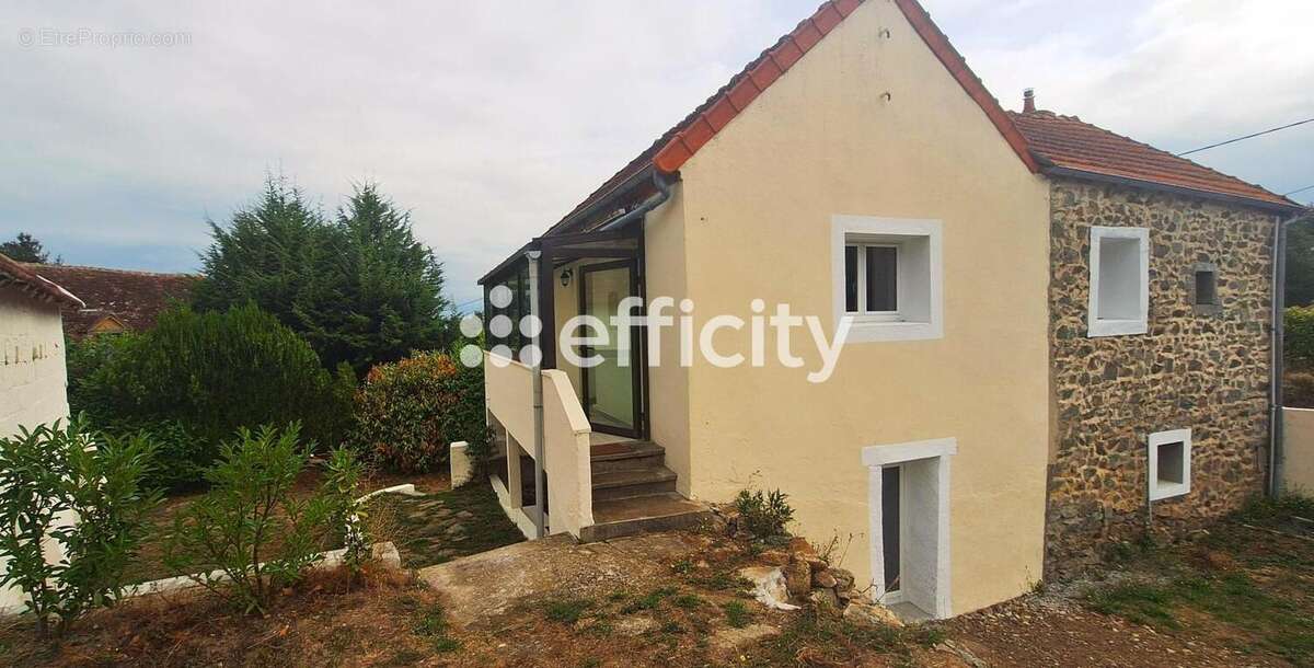 Maison 69 m² à Huriel  - photo 2