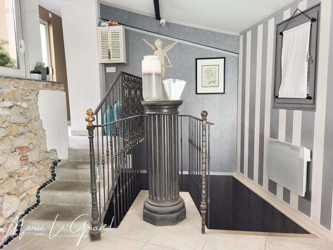 Maison 238 m² à Castres  - photo 13