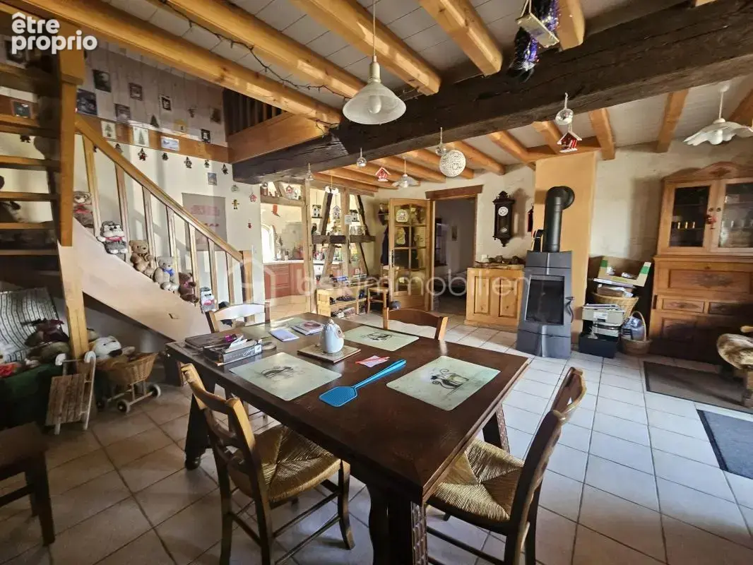 À VENDRE – Maison de 113 m² avec 1,36 hectare de terrain - photo 6