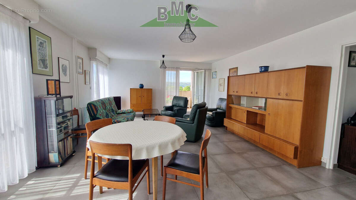 Appartement à LE PLESSIS-BOUCHARD