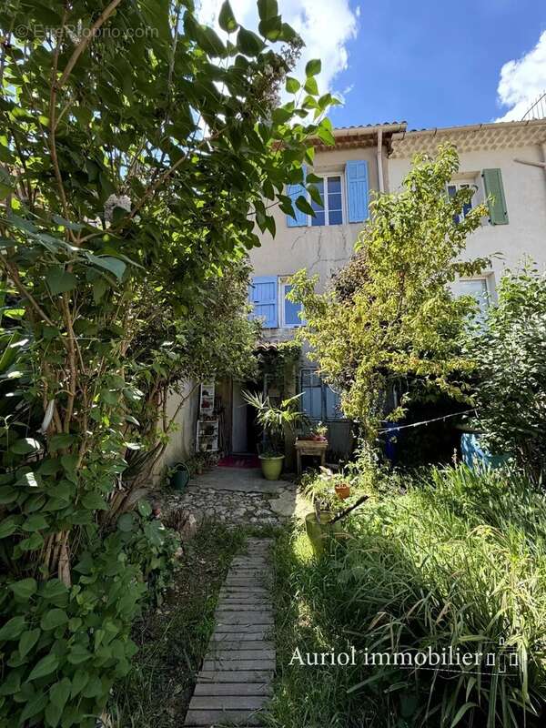 Appartement à SAINT-ZACHARIE